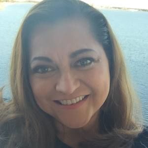 Meet your Posher, Claudia